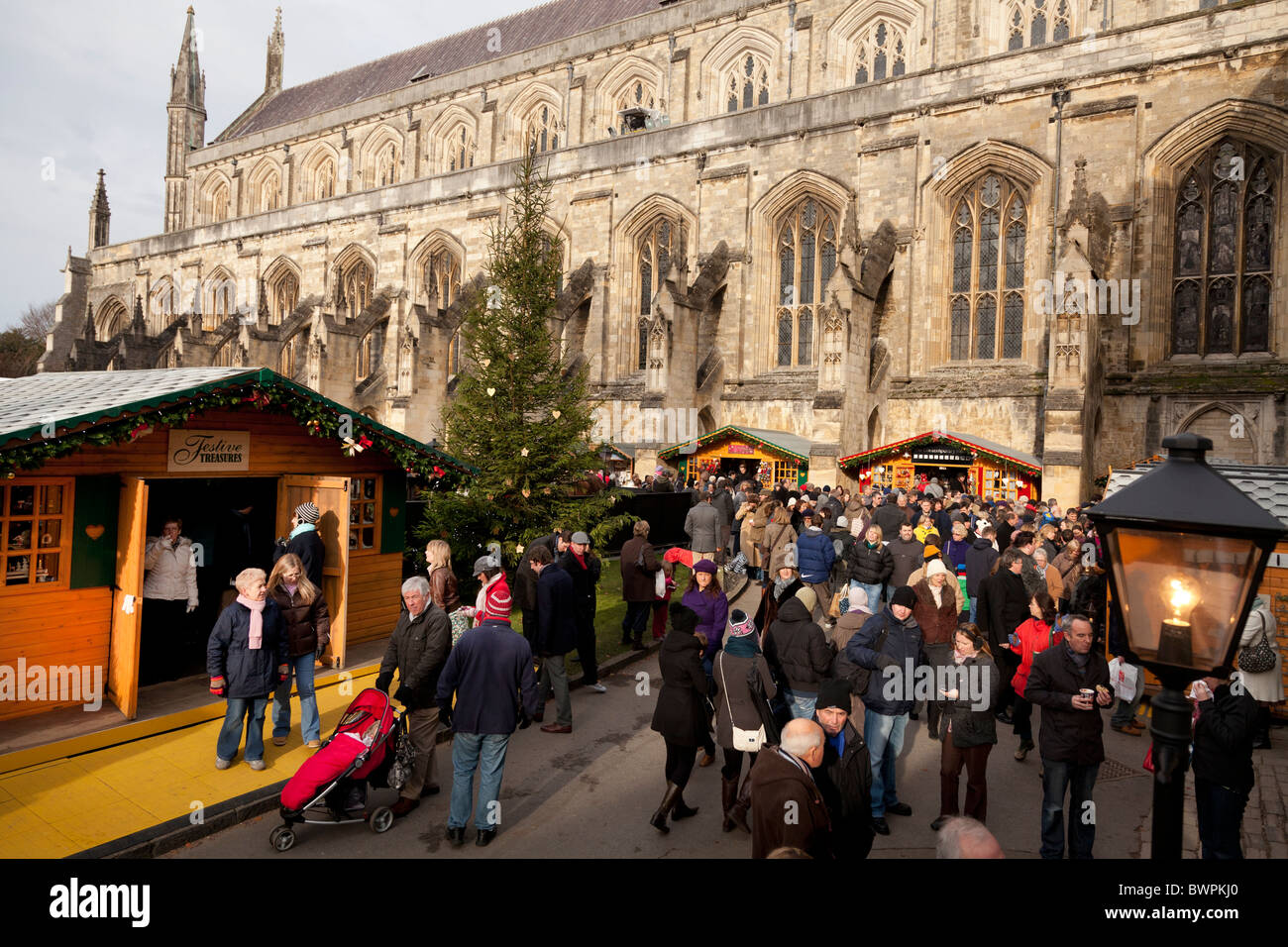 Winchester cathedral christmas hi-res stock photography and images - Alamy
