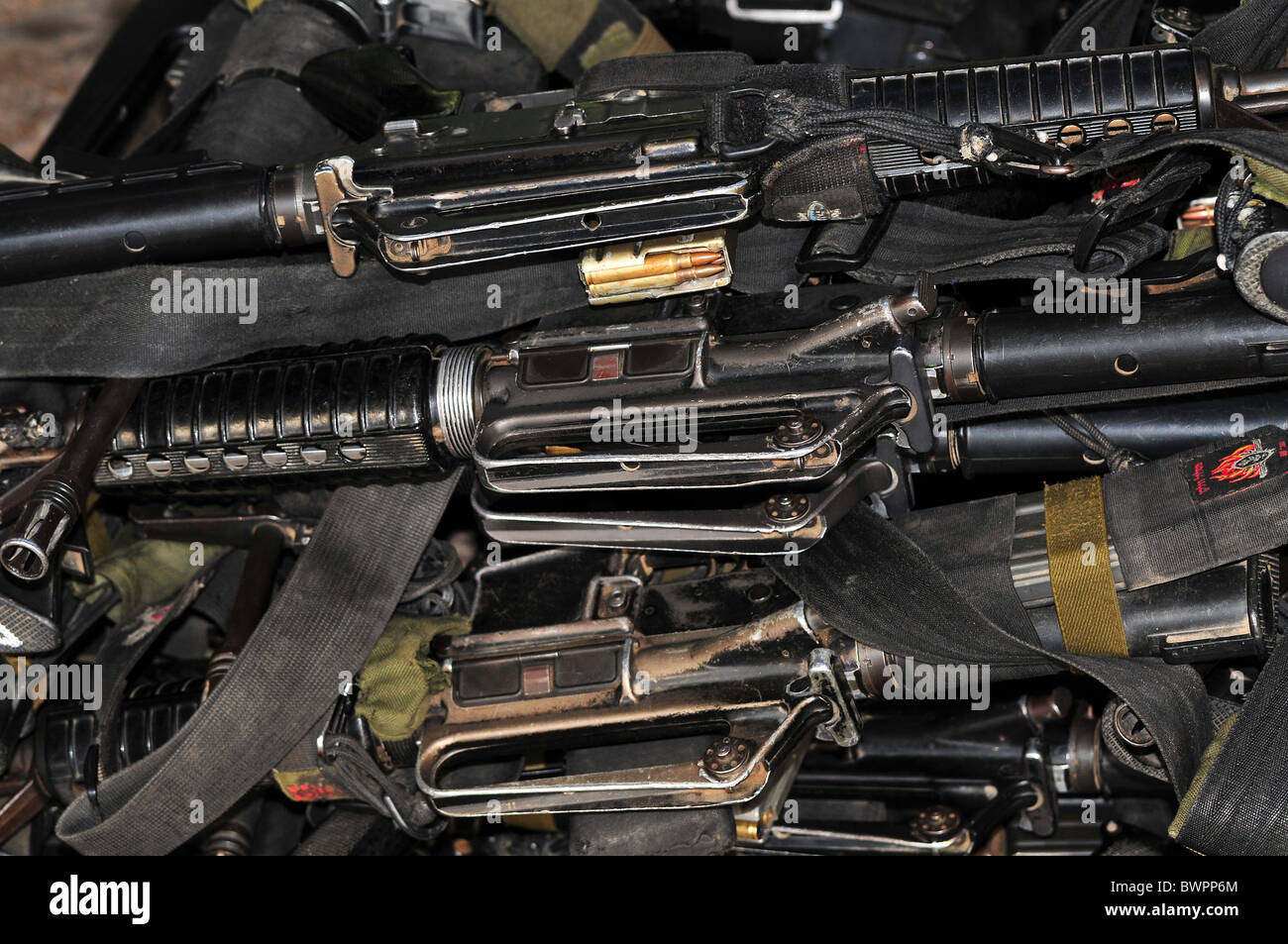 Pile of rifles hi-res stock photography and images - Alamy