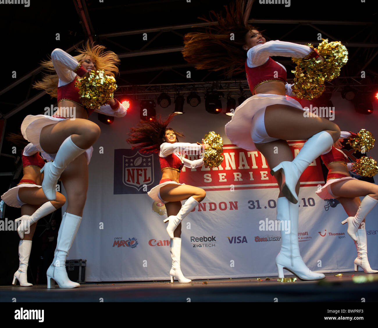 San Francisco 49er Goldrush cheerleaders perform during the NFL rally Stock Photo ...