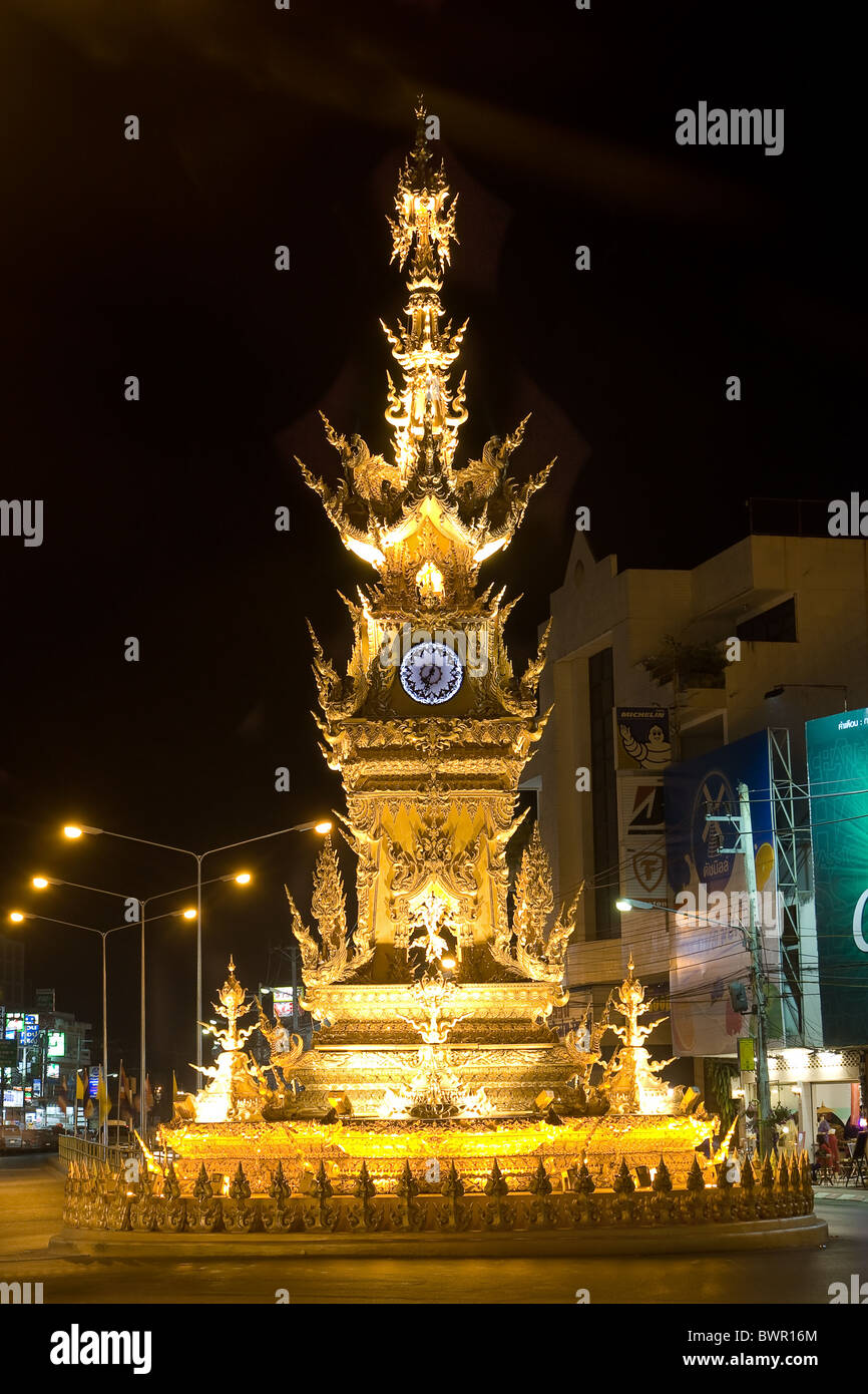 Thai gilded tower hi-res stock photography and images - Alamy