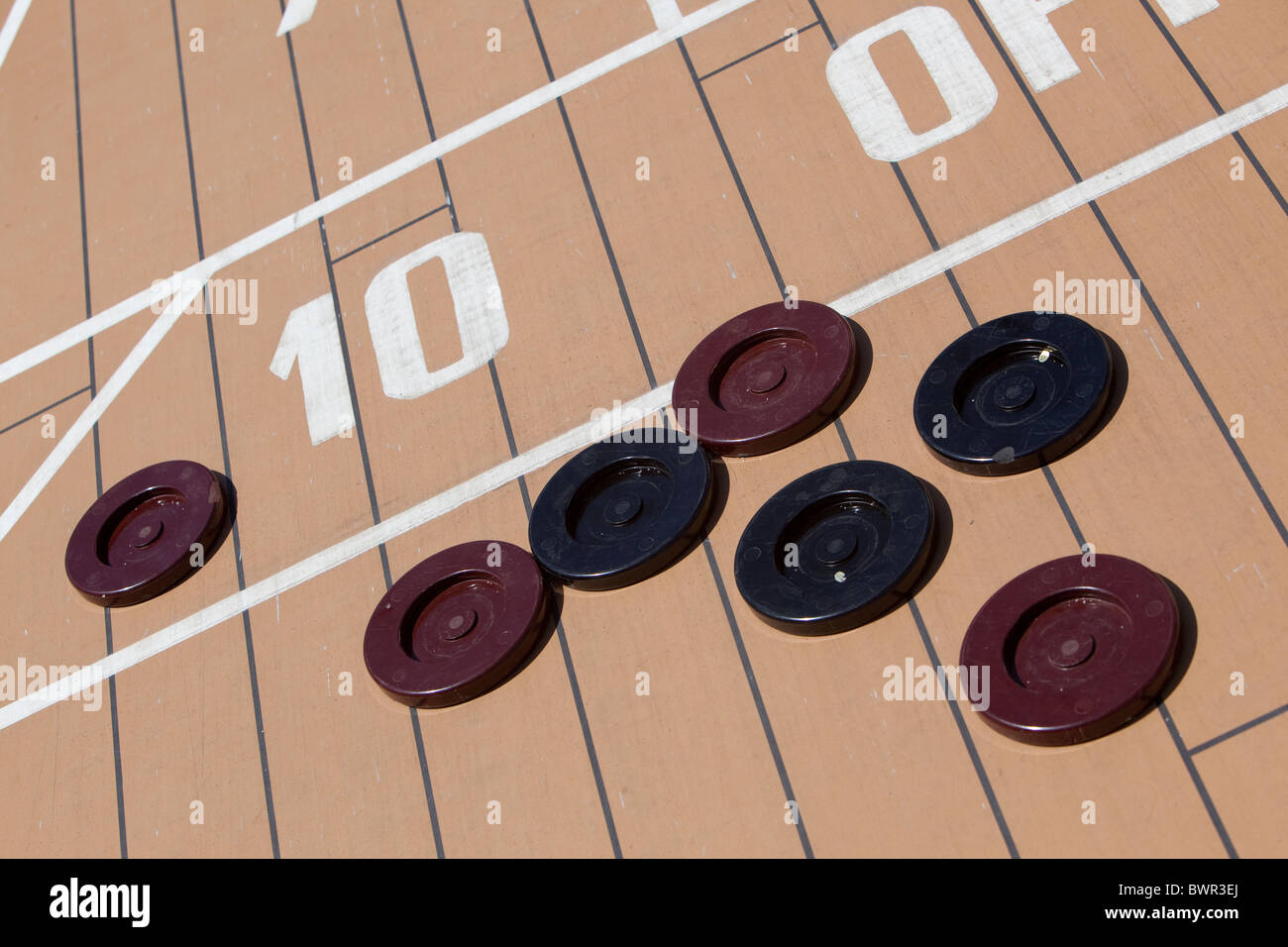 Shuffleboard on board Queen Victoria Stock Photo Alamy