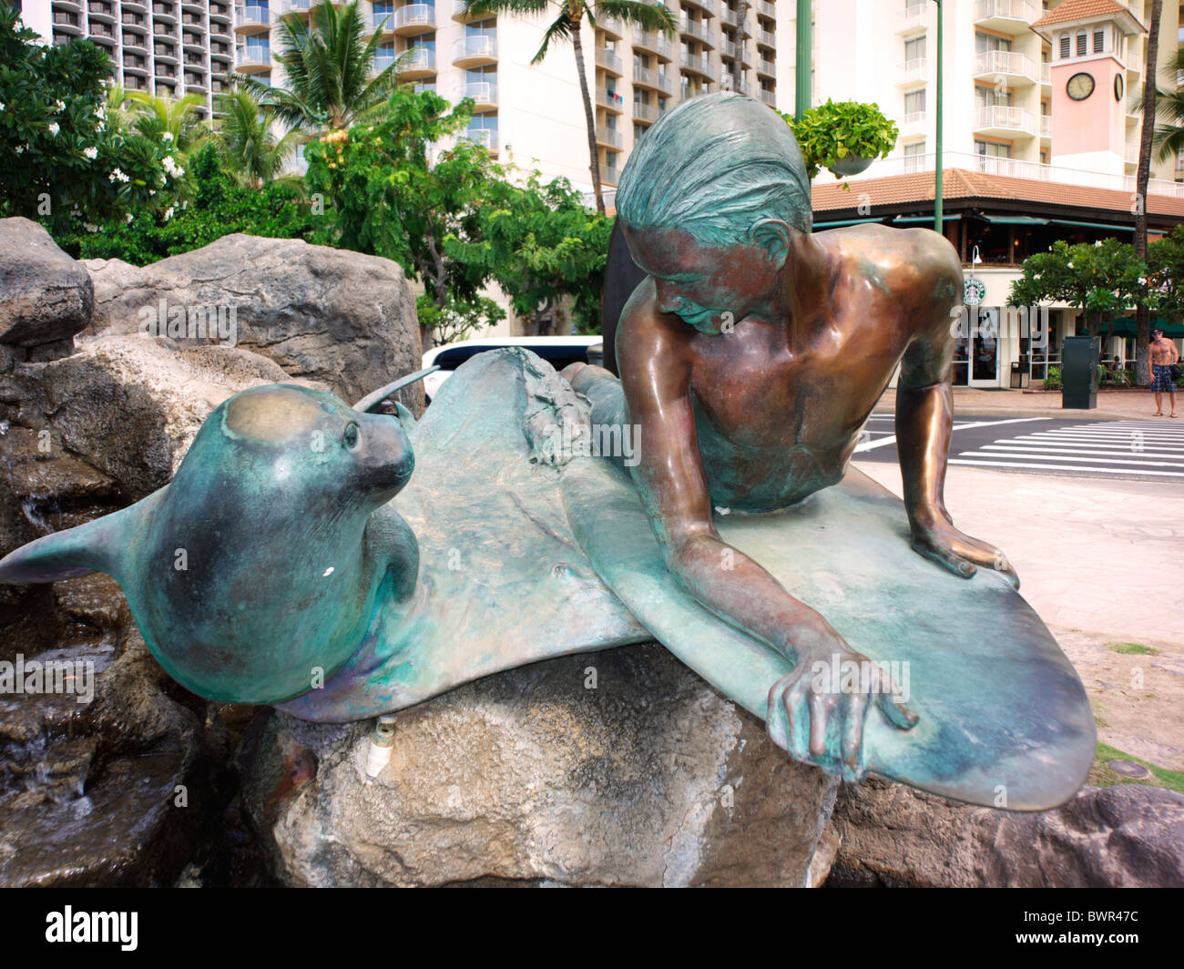 Statue at Waikiki Beach Stock Photo - Alamy