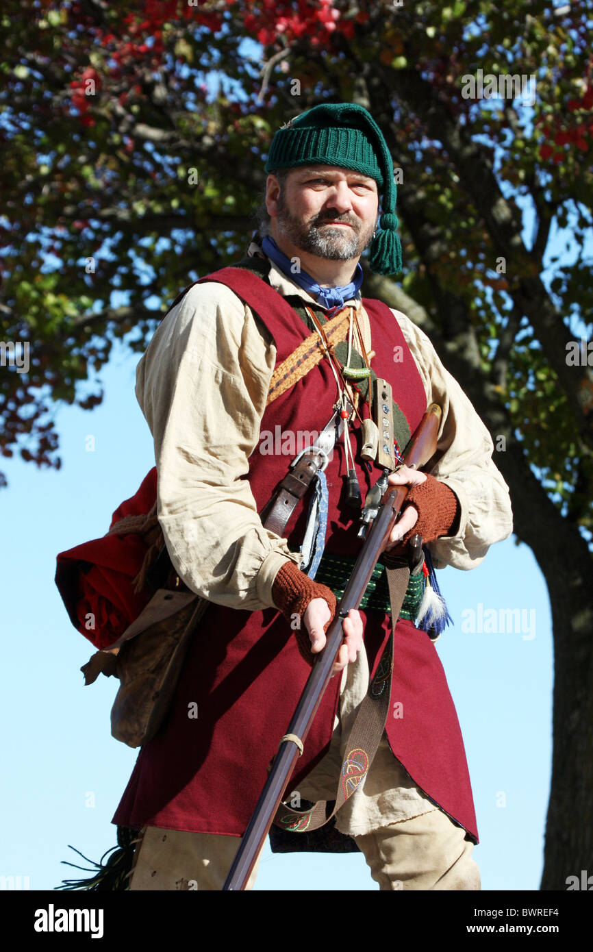 American revolutionary war reenactor hi-res stock photography and ...