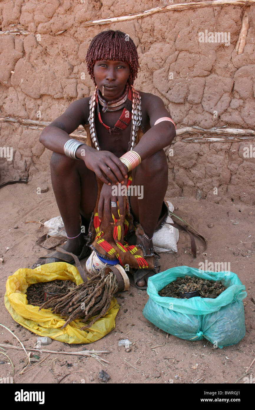 Hamer Tribeswoman Selling Tobacco at Turmi, Omo Valley, Ethiopia Stock Photo