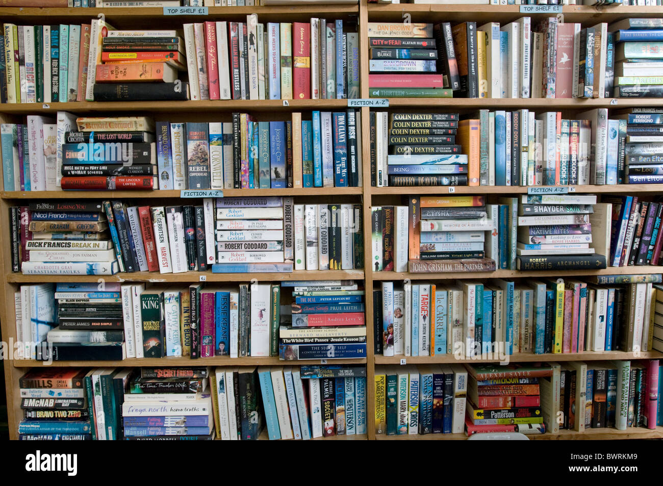 Bookshelves in a secondhand Stock Photo Alamy