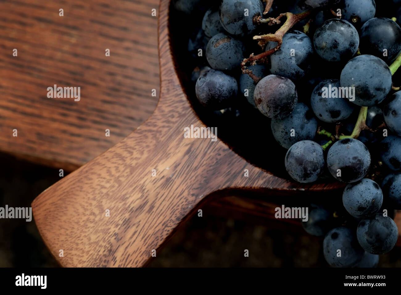 Grapes blue bowl hires stock photography and images Alamy