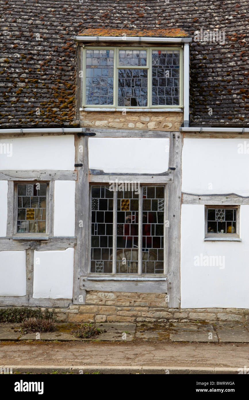 Period cottage in the picturesque village of Alderton on the edge of the Cotswolds, Gloucestershire Stock Photo