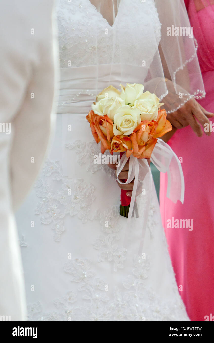 Wedding bridal bouquet of flowers Stock Photo - Alamy