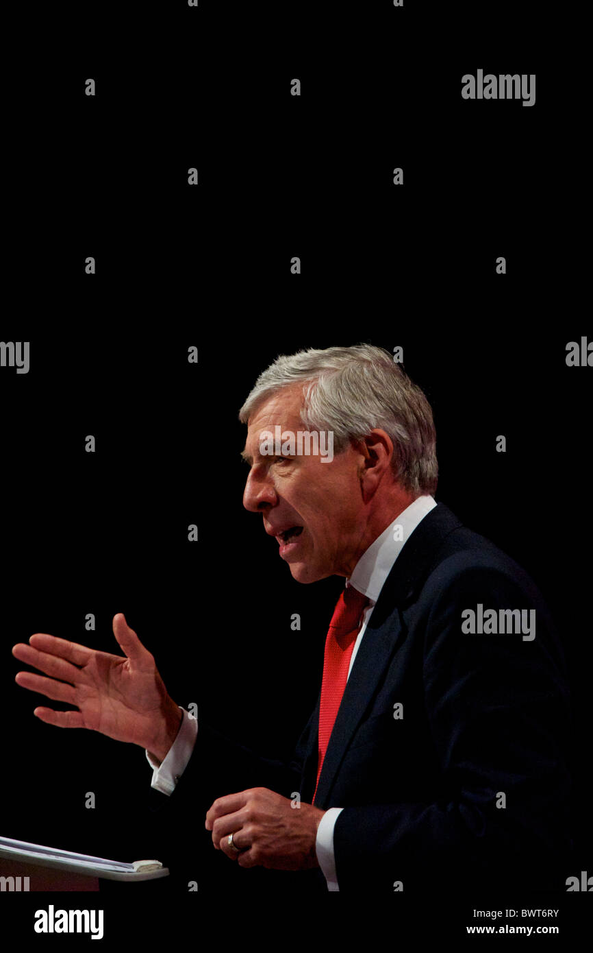 Jack Straw addresses delgates attending the Labour Party Conference in