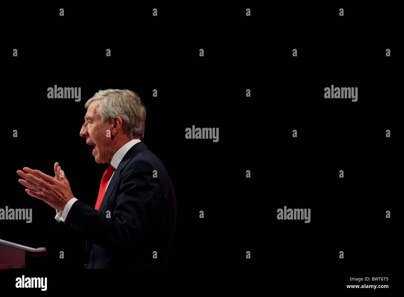 Jack Straw addresses delgates attending the Labour Party Conference in