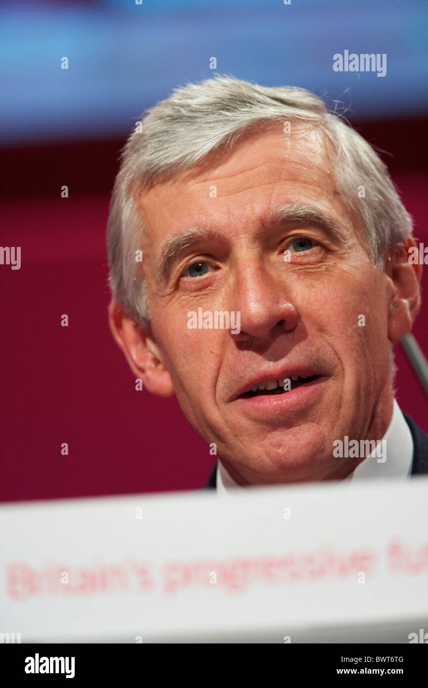 Jack Straw addresses delgates attending the Labour Party Conference in