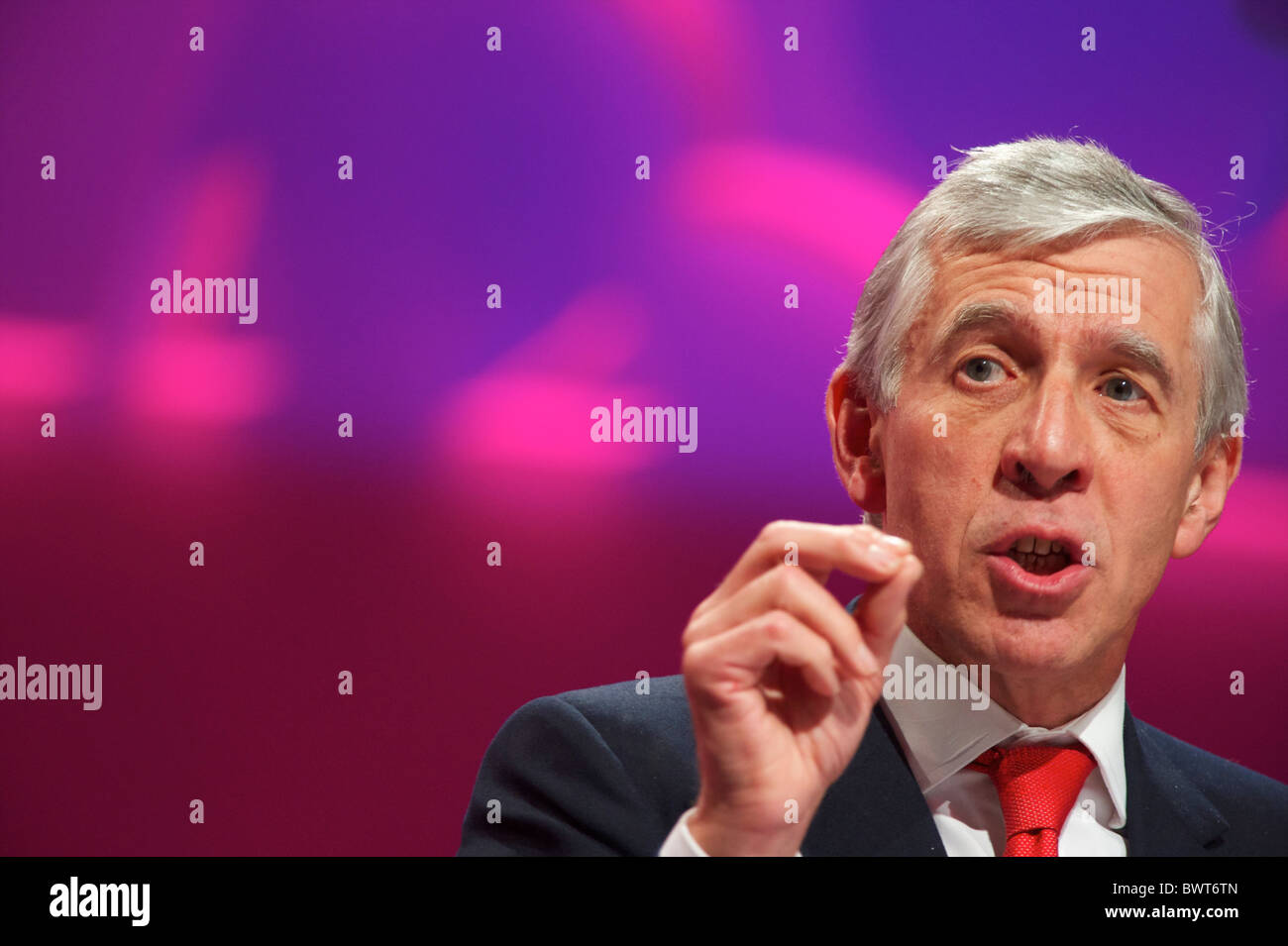 Jack Straw addresses delgates attending the Labour Party Conference in