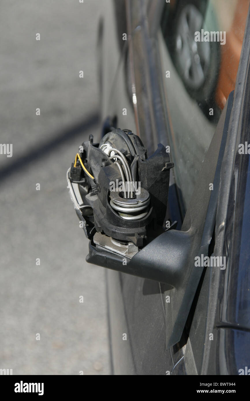 smashed damaged car wing mirror Stock Photo Alamy