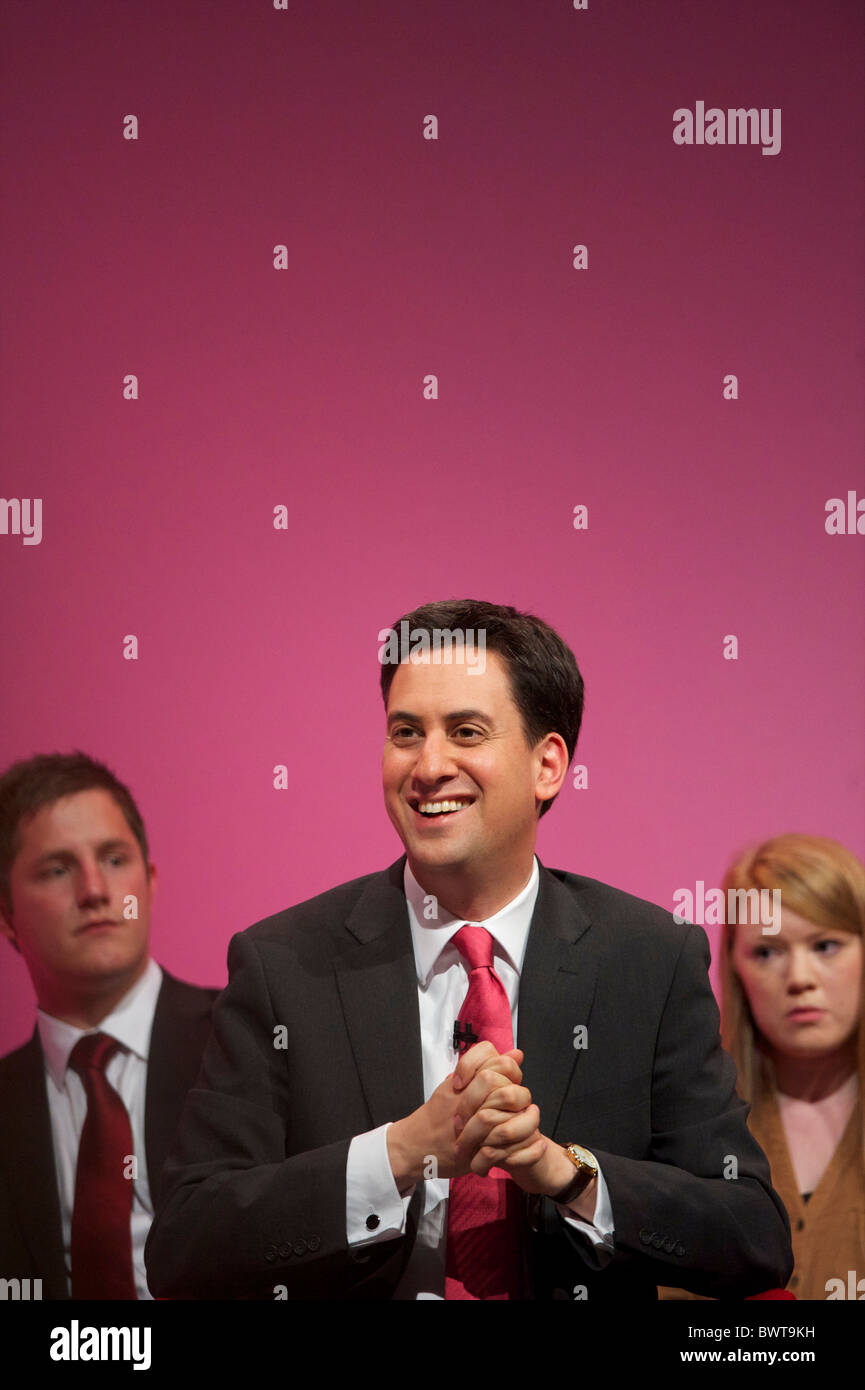 Comedian Eddie Izzard Chairs A Q A With Labour Leader Ed Miliband And Stock Photo Alamy