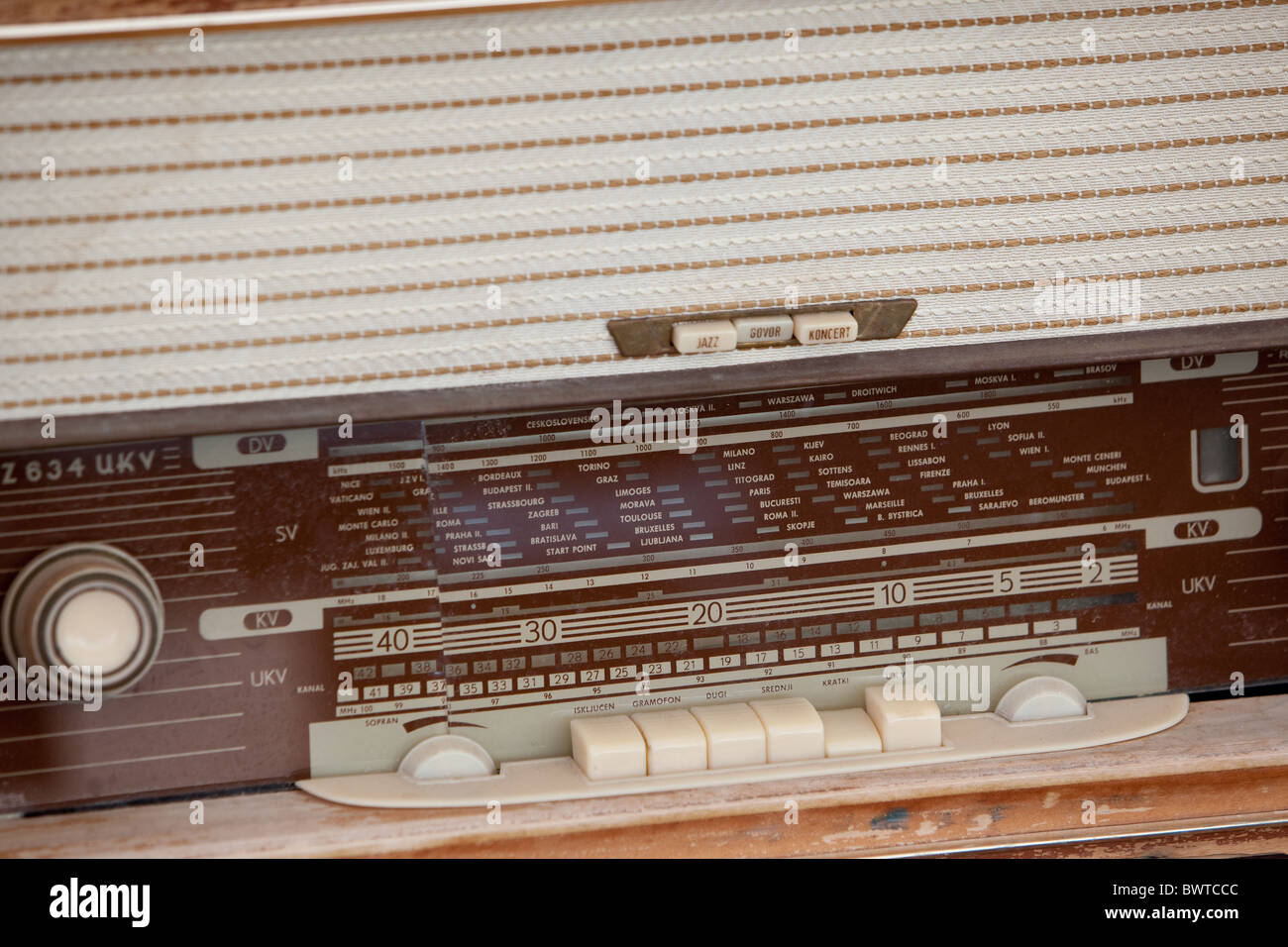 old fashioned valve radio Dubrovnik Stock Photo - Alamy