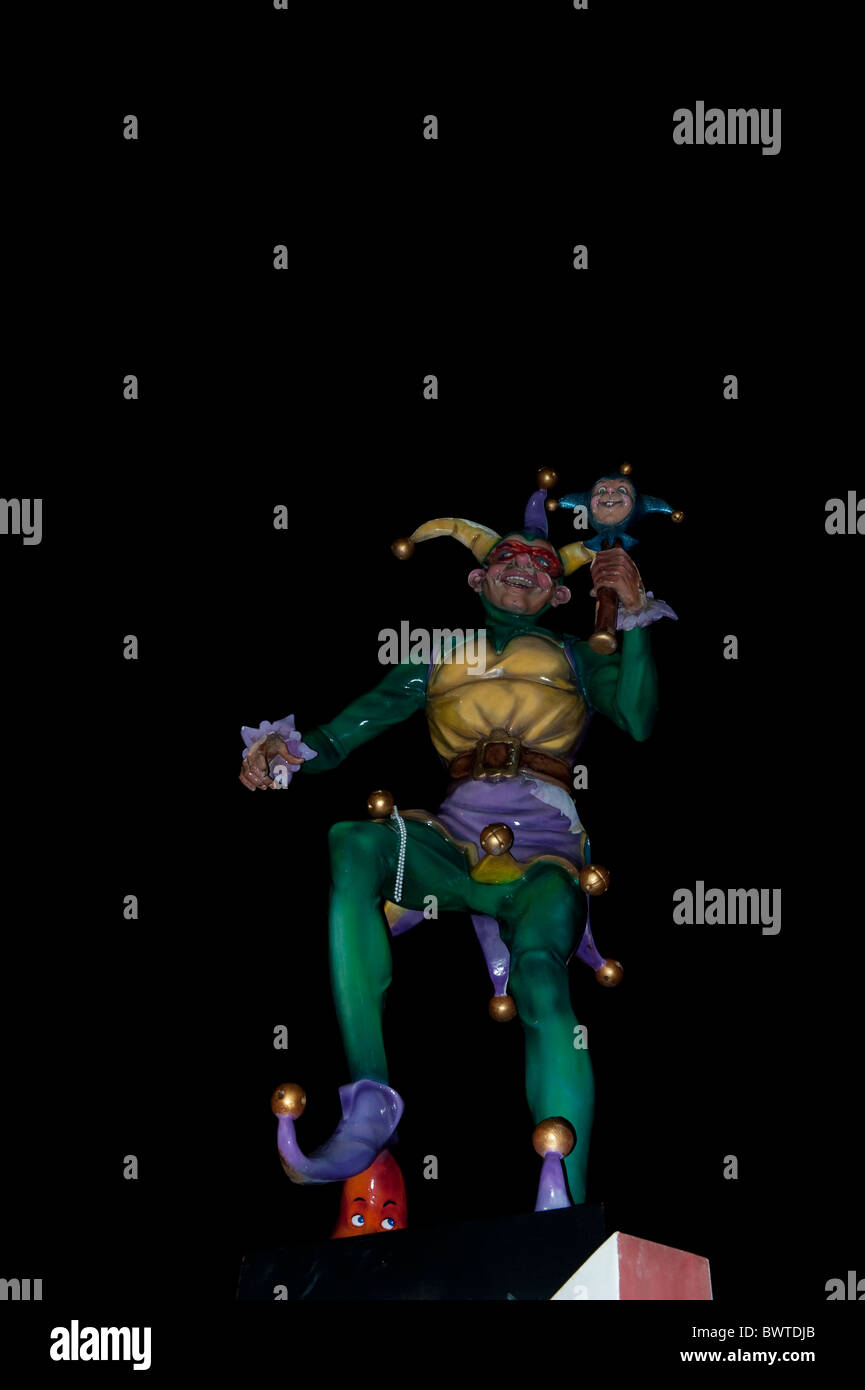 mardi gras jester statue