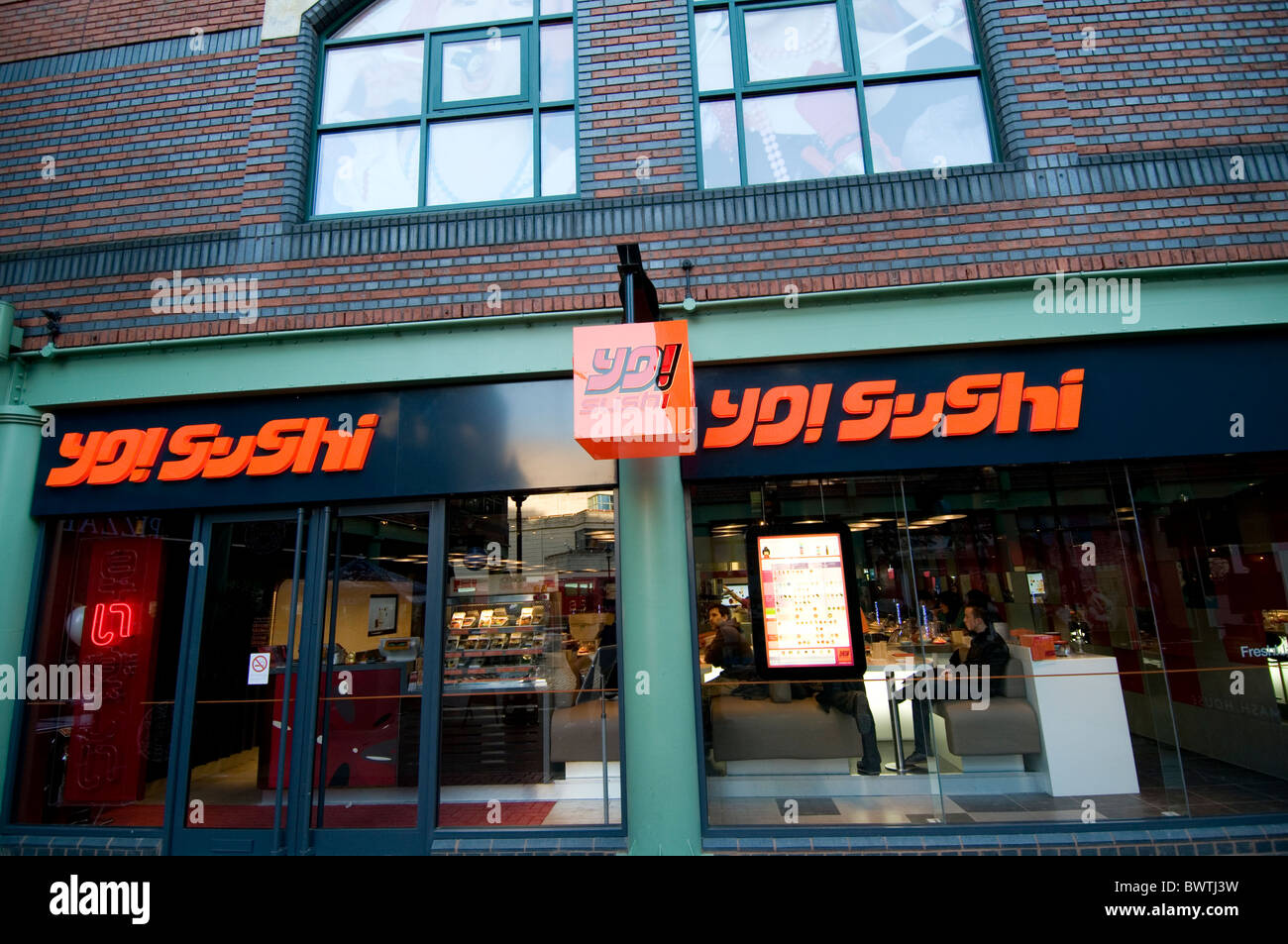 Yo! yo sushi bar restaurant restaurants chains chain owned by Quilvest