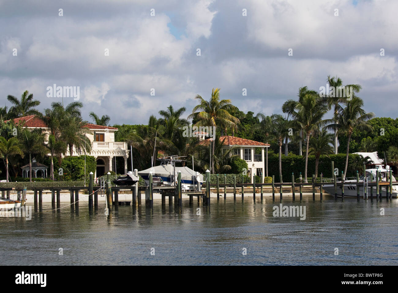 Waterfront homes in West Palm Beach, Florida, USA Stock Photo Alamy