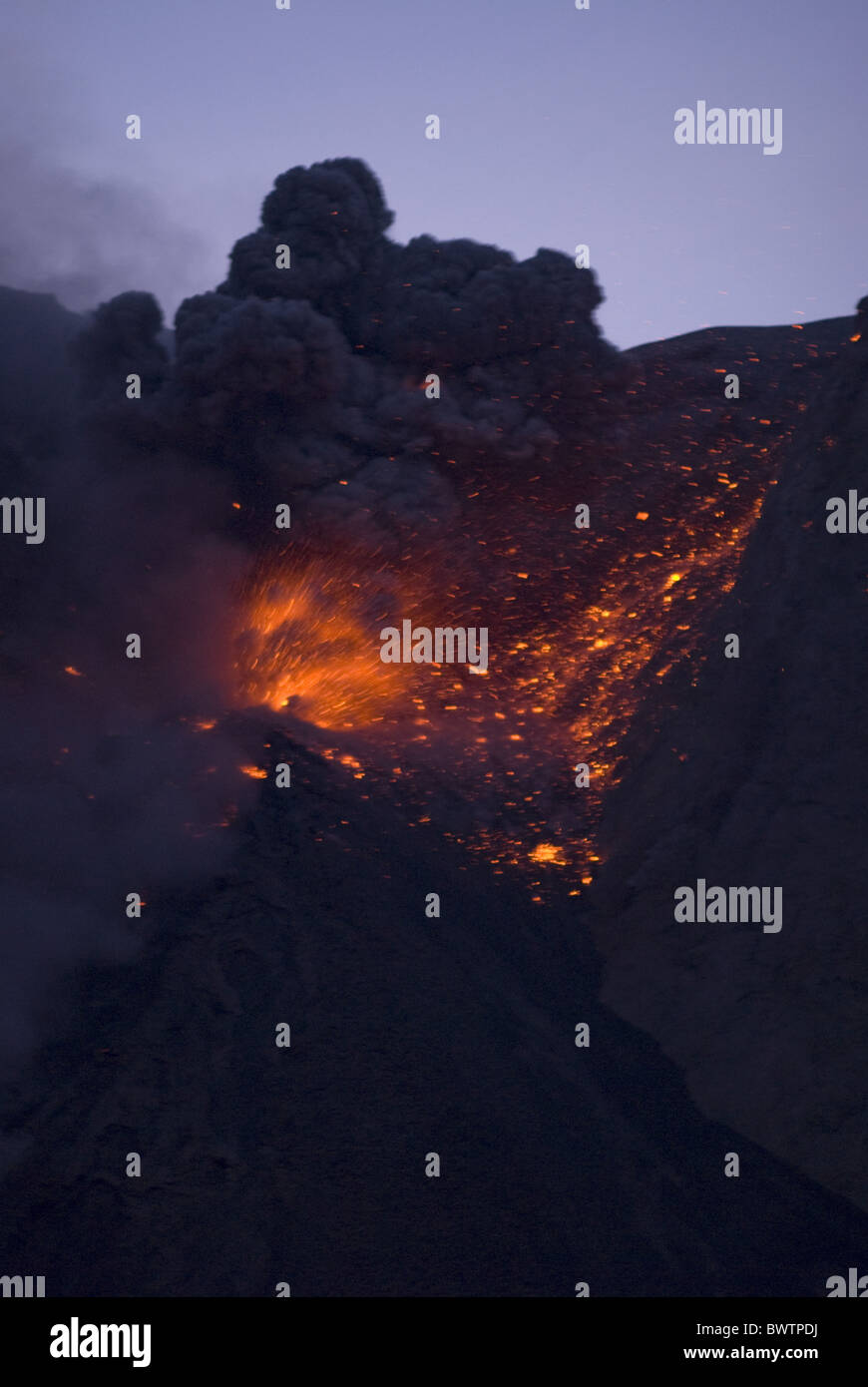 Red-hot Glow Volcanic Eruption Volcano Rock Ash Plume Komba Alor ...