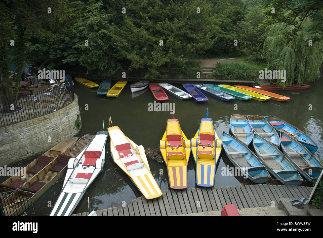 Boats Rowboats Punts River Magdalen College Oxford University UK britain british english england country scenic scenics scenery Stock Photo