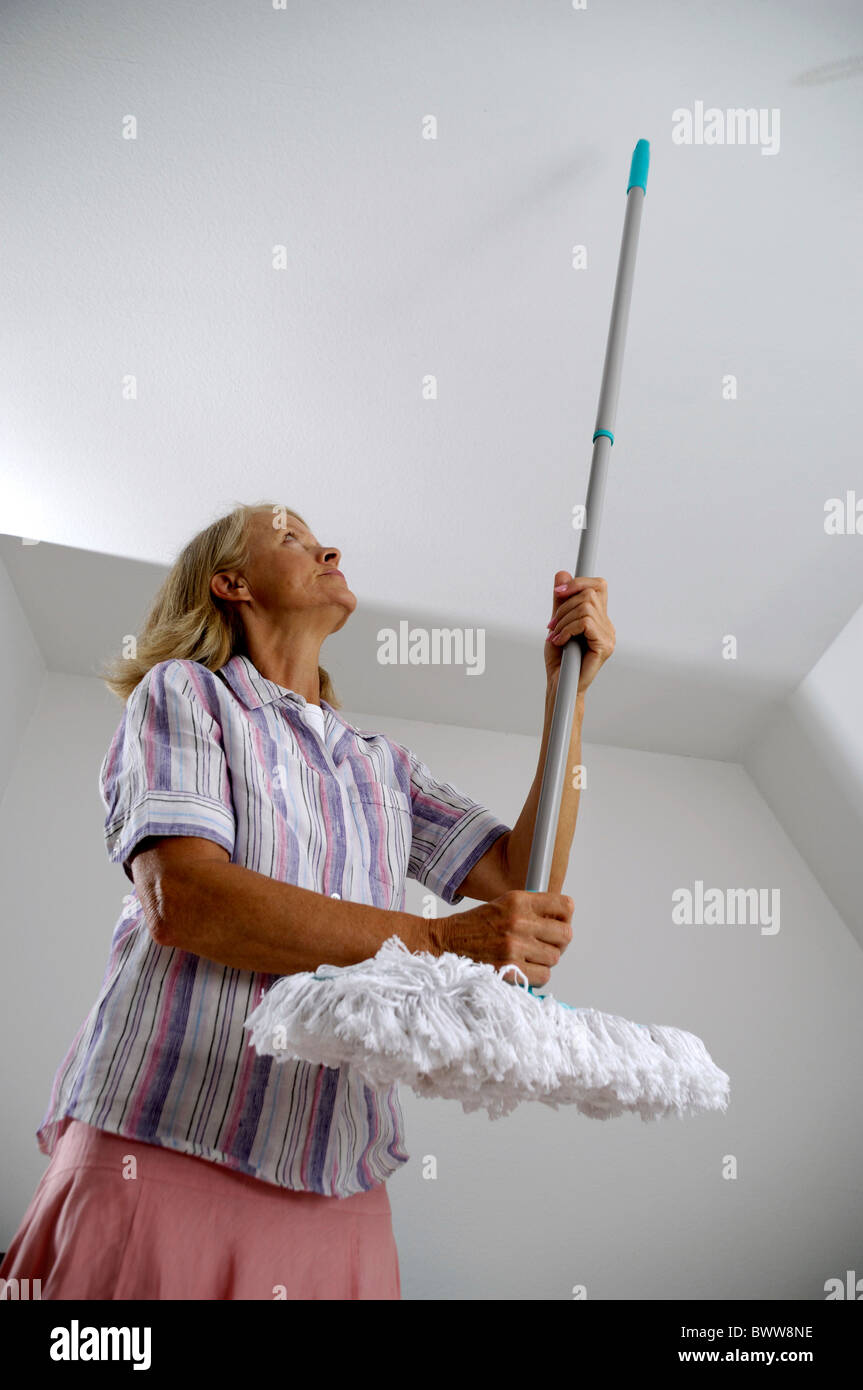 Neighbors knock knocking ceiling woman neighbours loud loudly rest