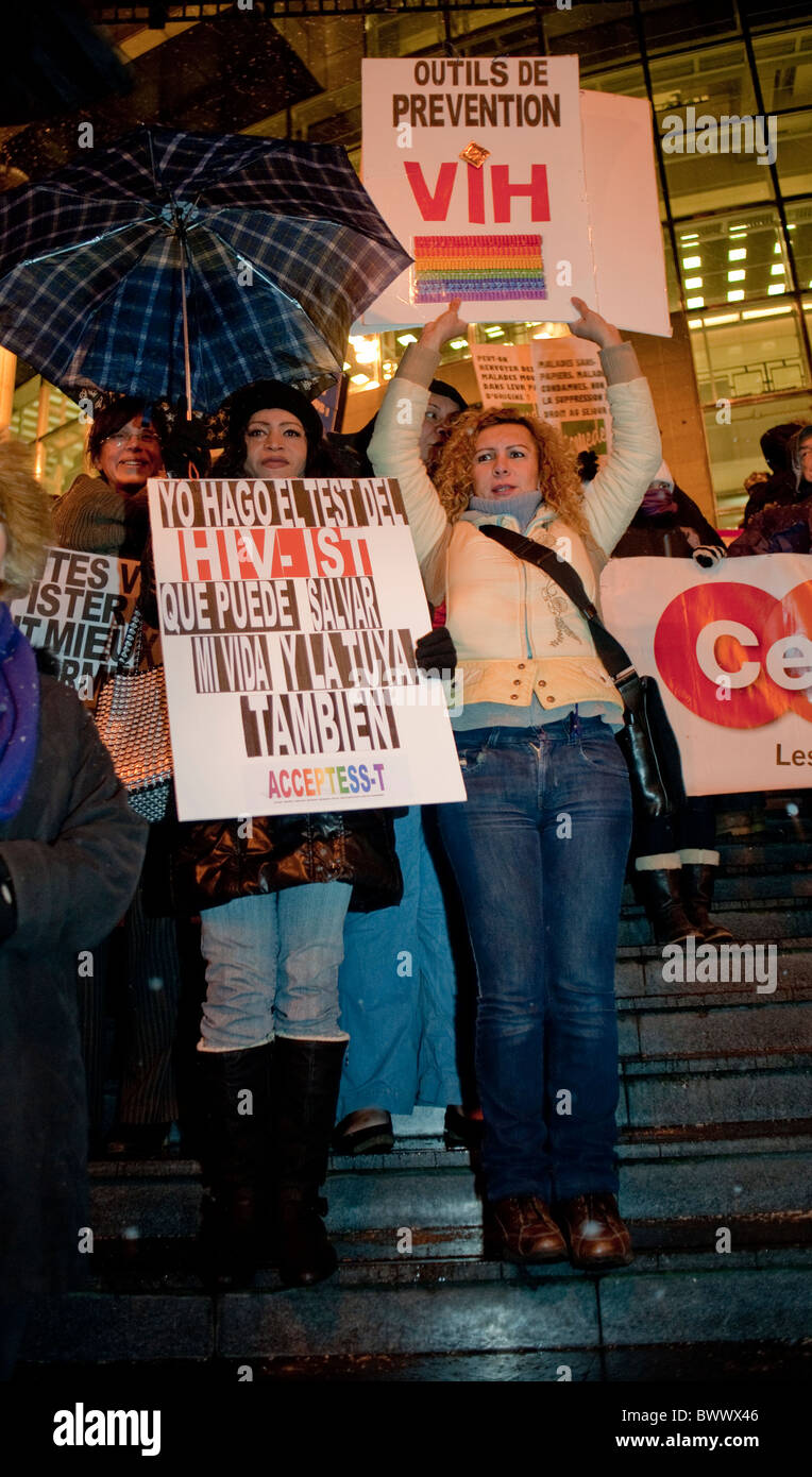 Paris, France, AIDS Demonstration, 'World Aids Day', Transgenders Holding Protest Spanish Signs at Night, International AIDS Groups Stock Photo