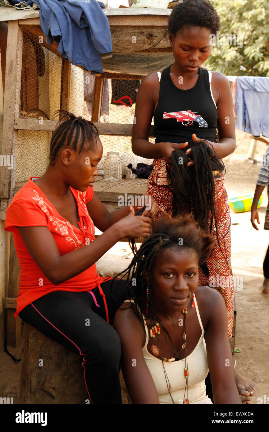 Women Braiding Hair In Freetown Sierra Leone West Africa Stock