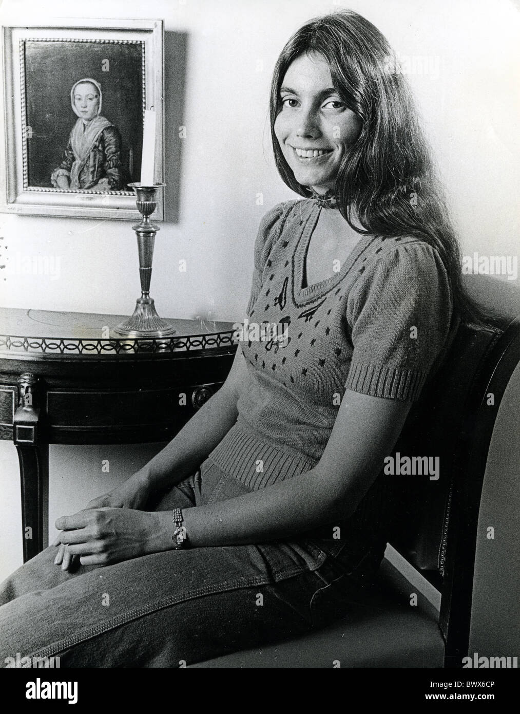 EMMYLOU HARRIS Promotional photo of US Country musician about 1980 Stock  Photo - Alamy