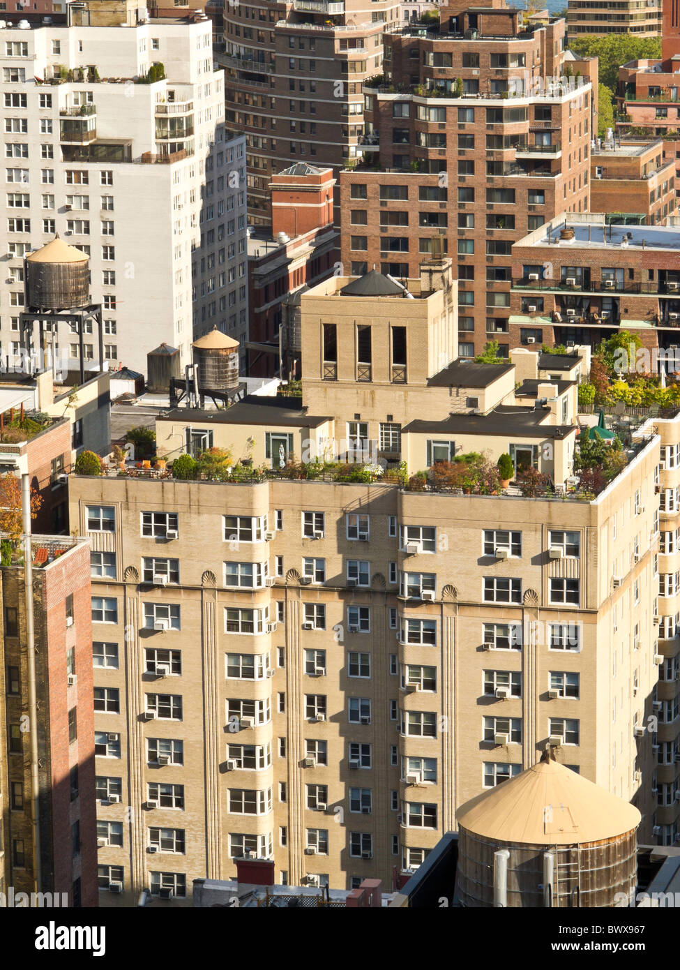 Rooftop watertower hi-res stock photography and images - Alamy