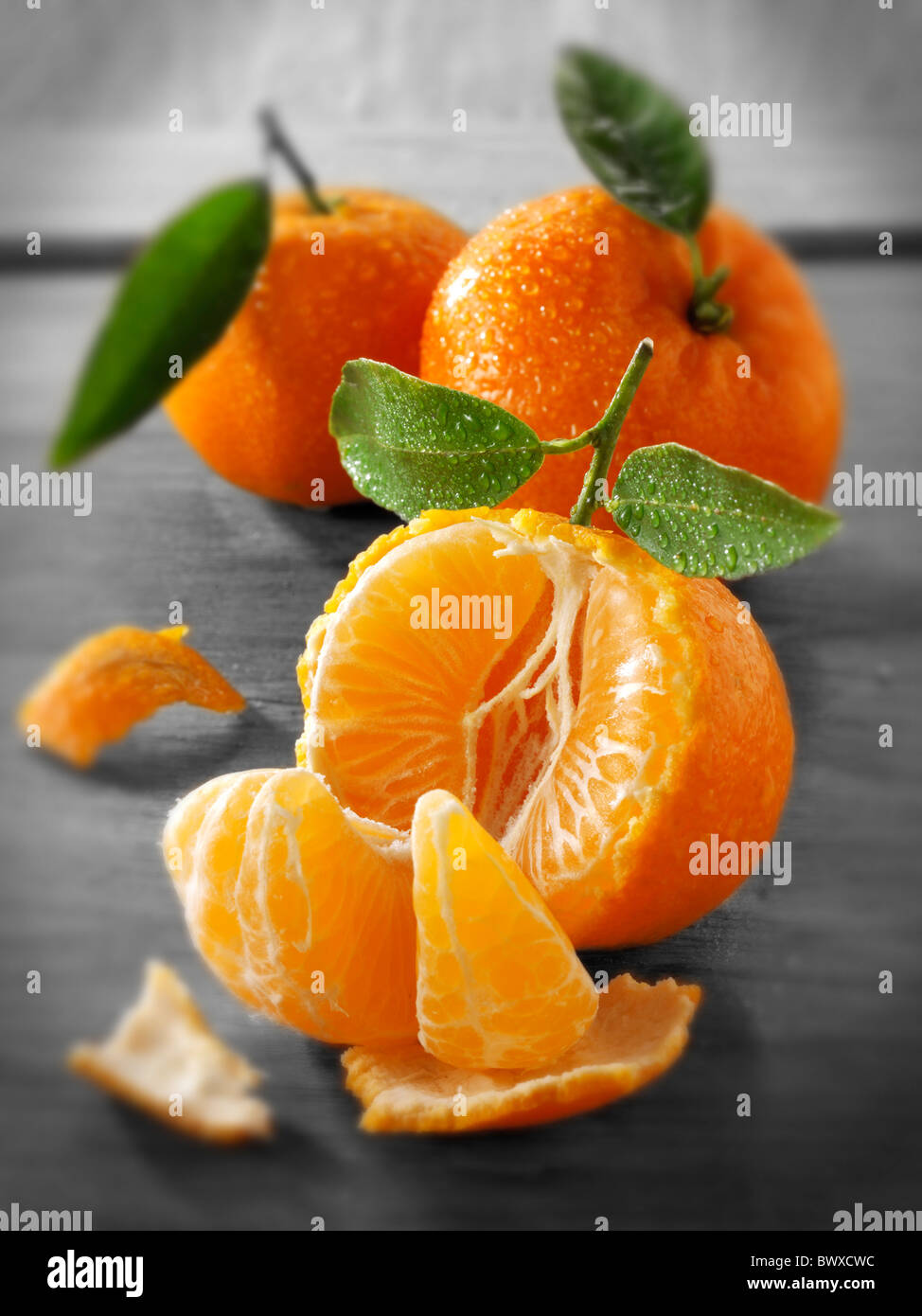 Fresh mandarins fruits with leaves Stock Photo Alamy