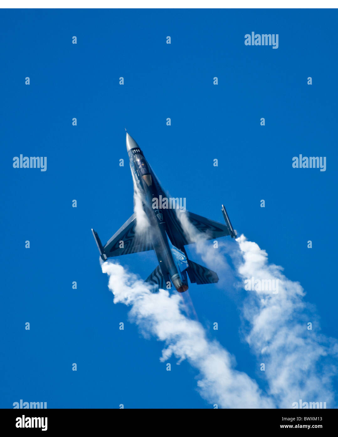 F 16a hi-res stock photography and images - Alamy