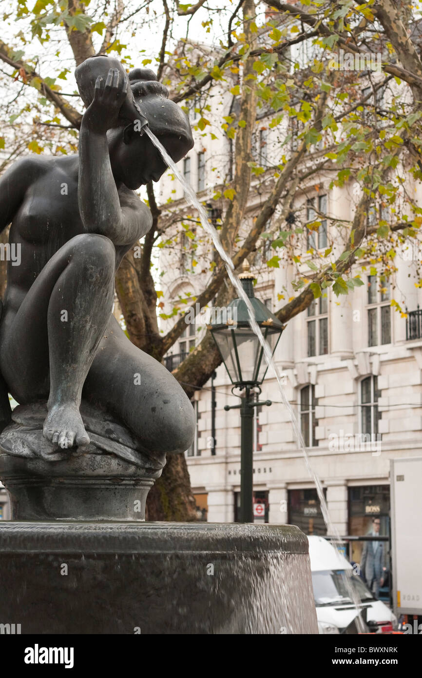 Venus fountain in Sloane Square, Chelsea, London, UK Stock Photo