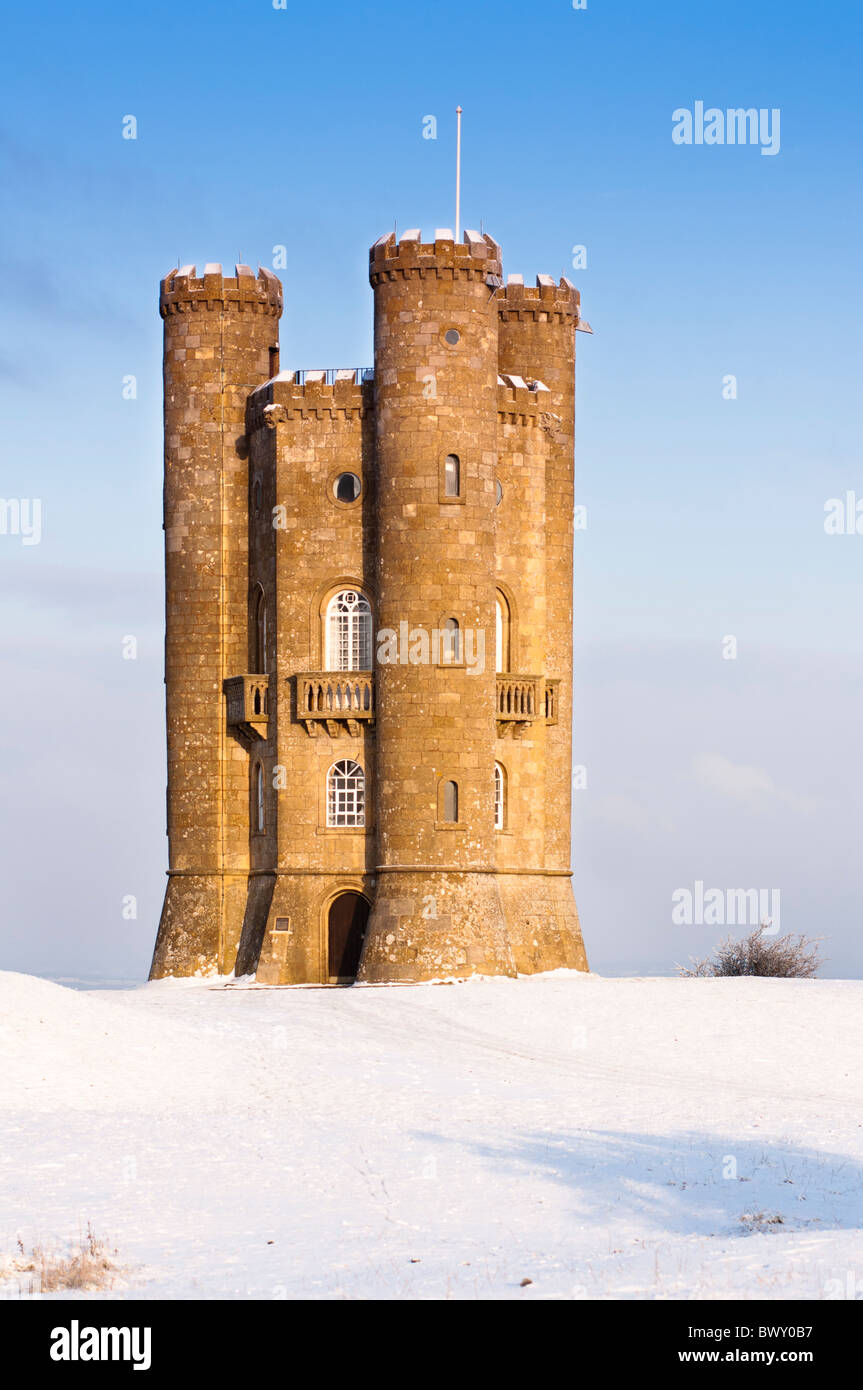 Broadway tower in winter snow in the Cotswolds, Gloucestershire. UK Stock Photo