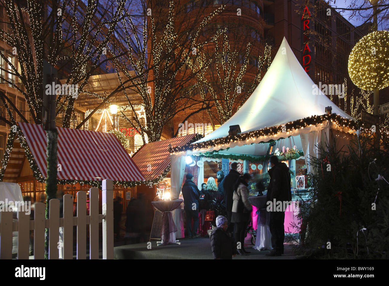 Berlin Potsdamer Platz Weihnachtsmarkt Christmas Market Stock Photo Alamy