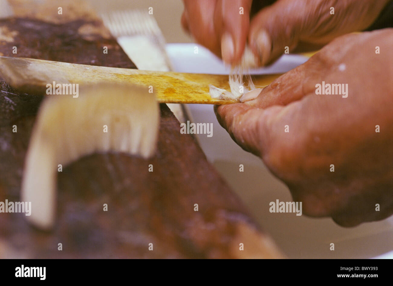 Cleaning Hair Bundles When Making Chinese Writing Brush Beijing