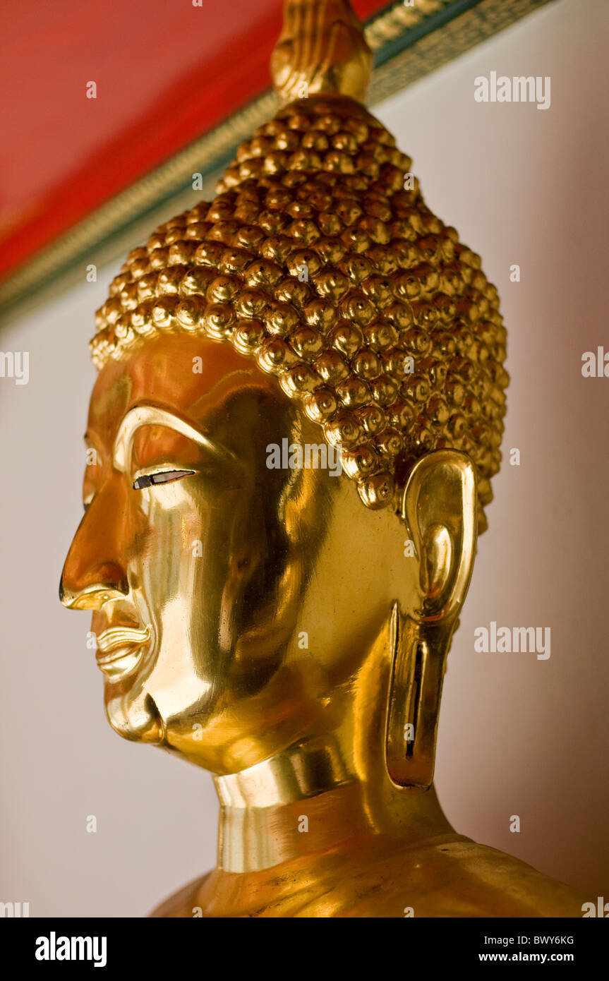 A golden Buddha statue in Thailand Stock Photo - Alamy