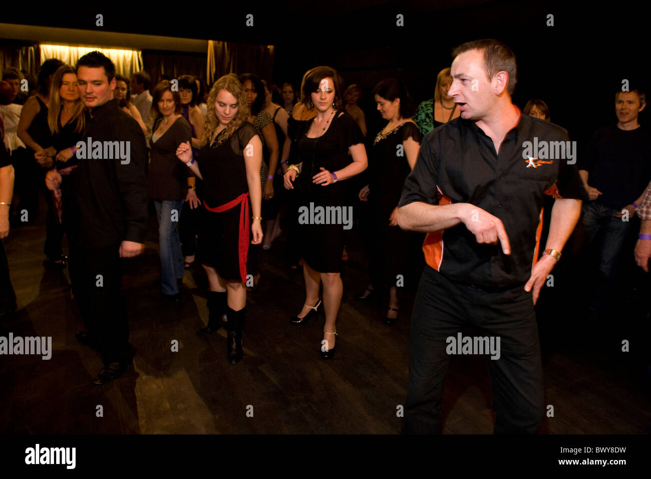 Salsa dancing at a Salsa dance class Stock Photo Alamy