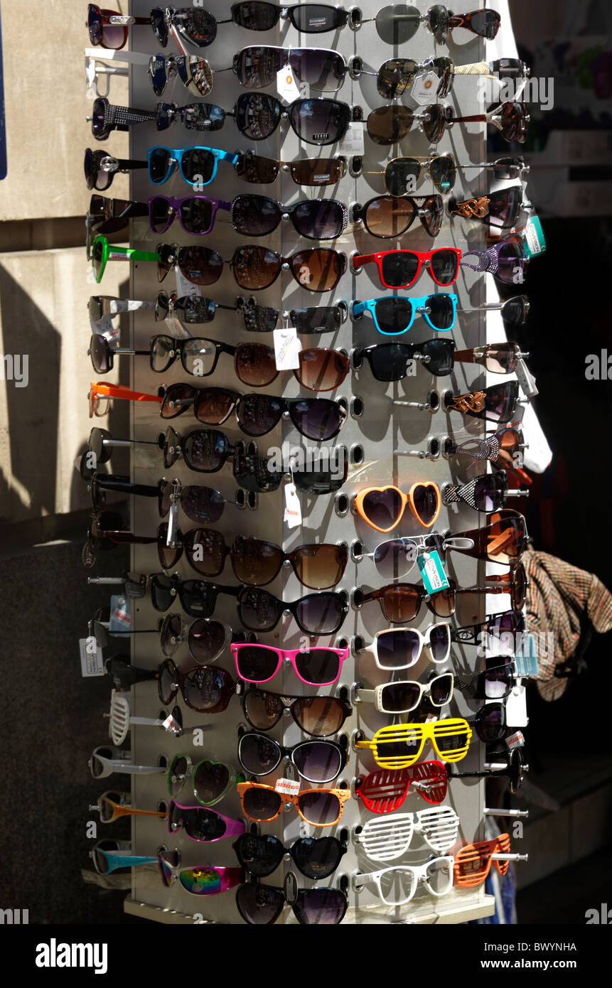 Sunglass shop hi-res stock photography and images - Alamy