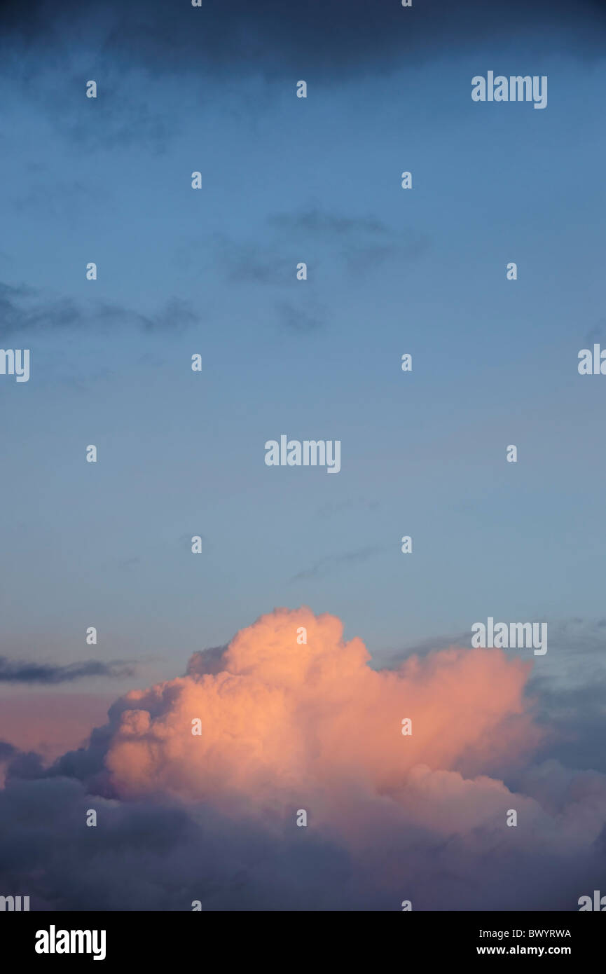 Stratocumulus clouds at sunset hi-res stock photography and images - Alamy