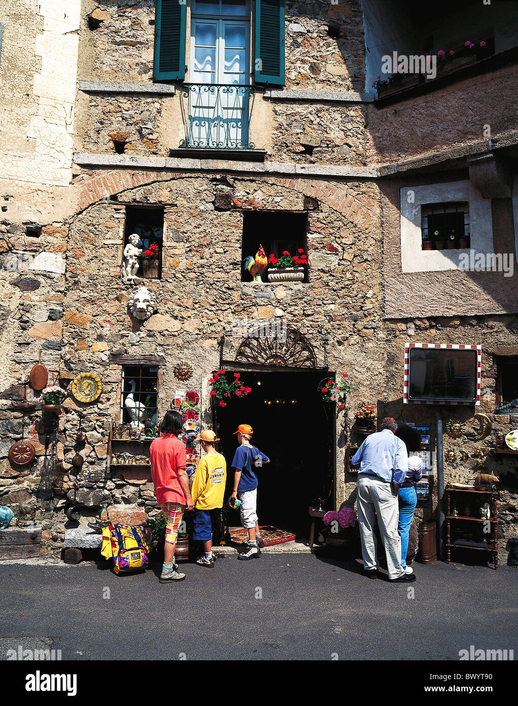 antiques classical art outside Carona business trade store loading