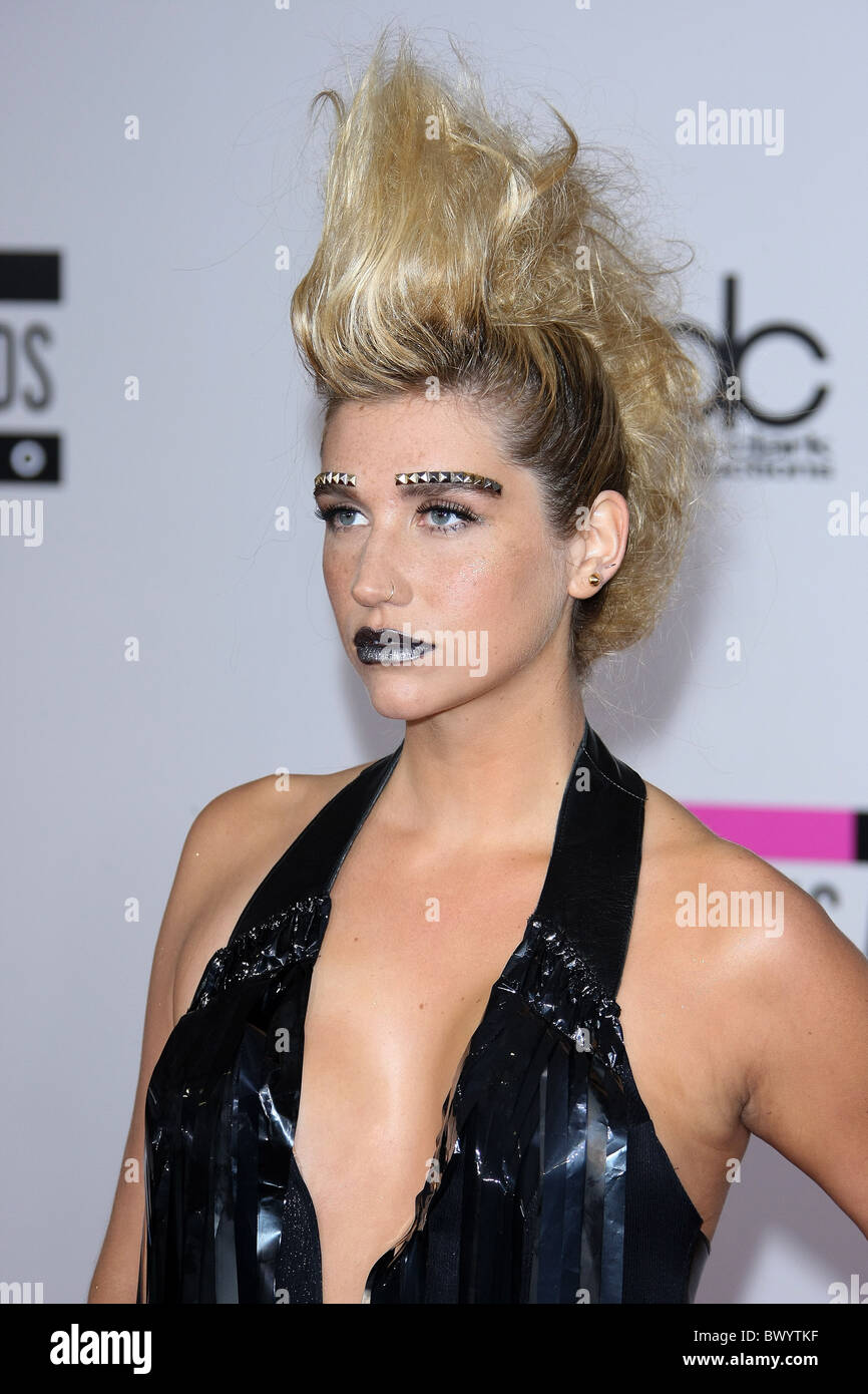 KESHA 2010 AMERICAN MUSIC AWARDS ARRIVALS DOWNTOWN LOS ANGELES CALIFORNIA  USA 21 November 2010 Stock Photo - Alamy