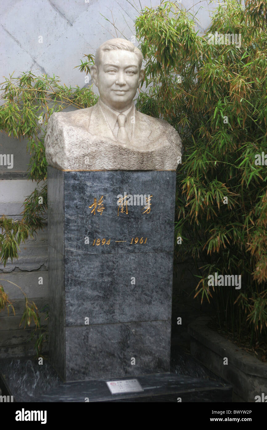 Statue of Mei Lanfang in the Mei Lanfang Memorial Museum, Beijing, China Stock Photo