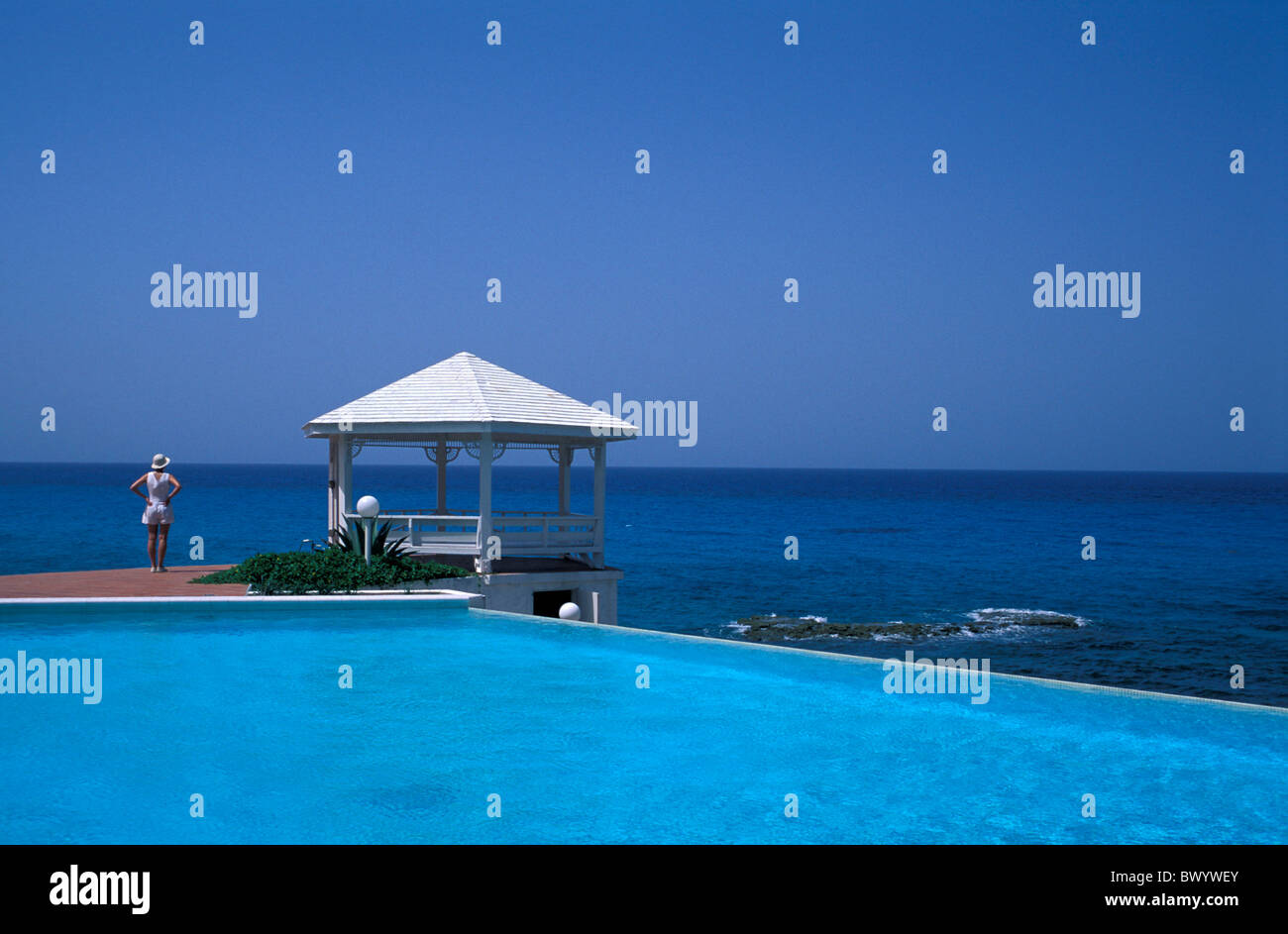 coast Gazebo holidays hotel Long Island Bahamas pavilion sea Stella