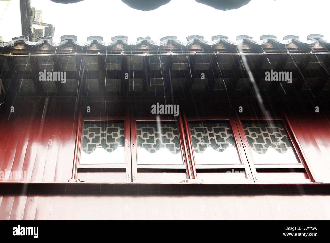 Traditional chinese window lattice hi-res stock photography and images ...