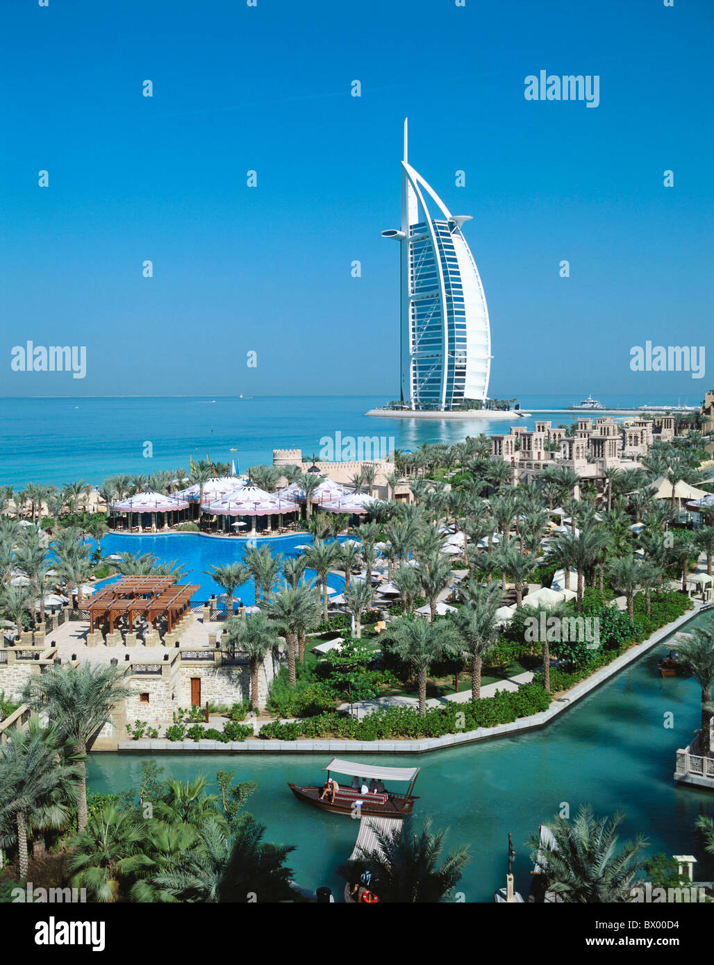 arrangements enclosures architecture Burj Al Arab garden block of flats high-rise building hotel coast lux Stock Photo