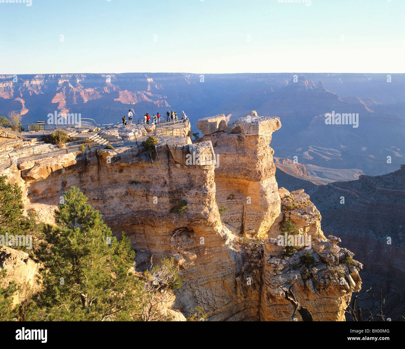 Arizona vantage point rock cliff Grand canyon scenery gulch South Rim
