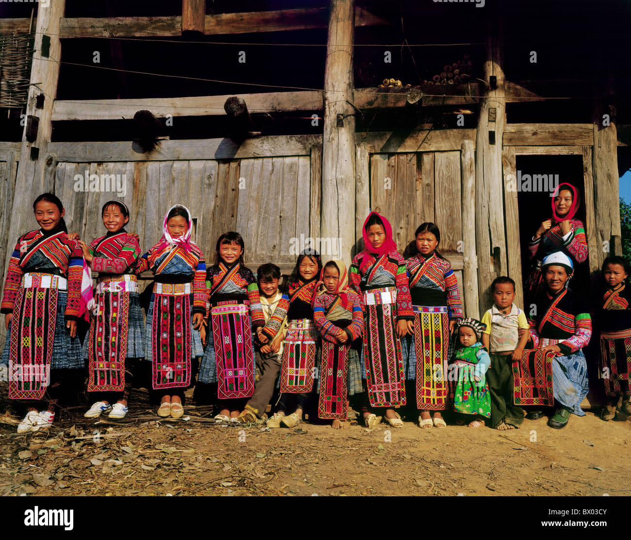 Flower Miao wearing traditional costume, Naweidong Village, Zhuchang, Longlin, Baise, Guangxi Province, China Stock Photo