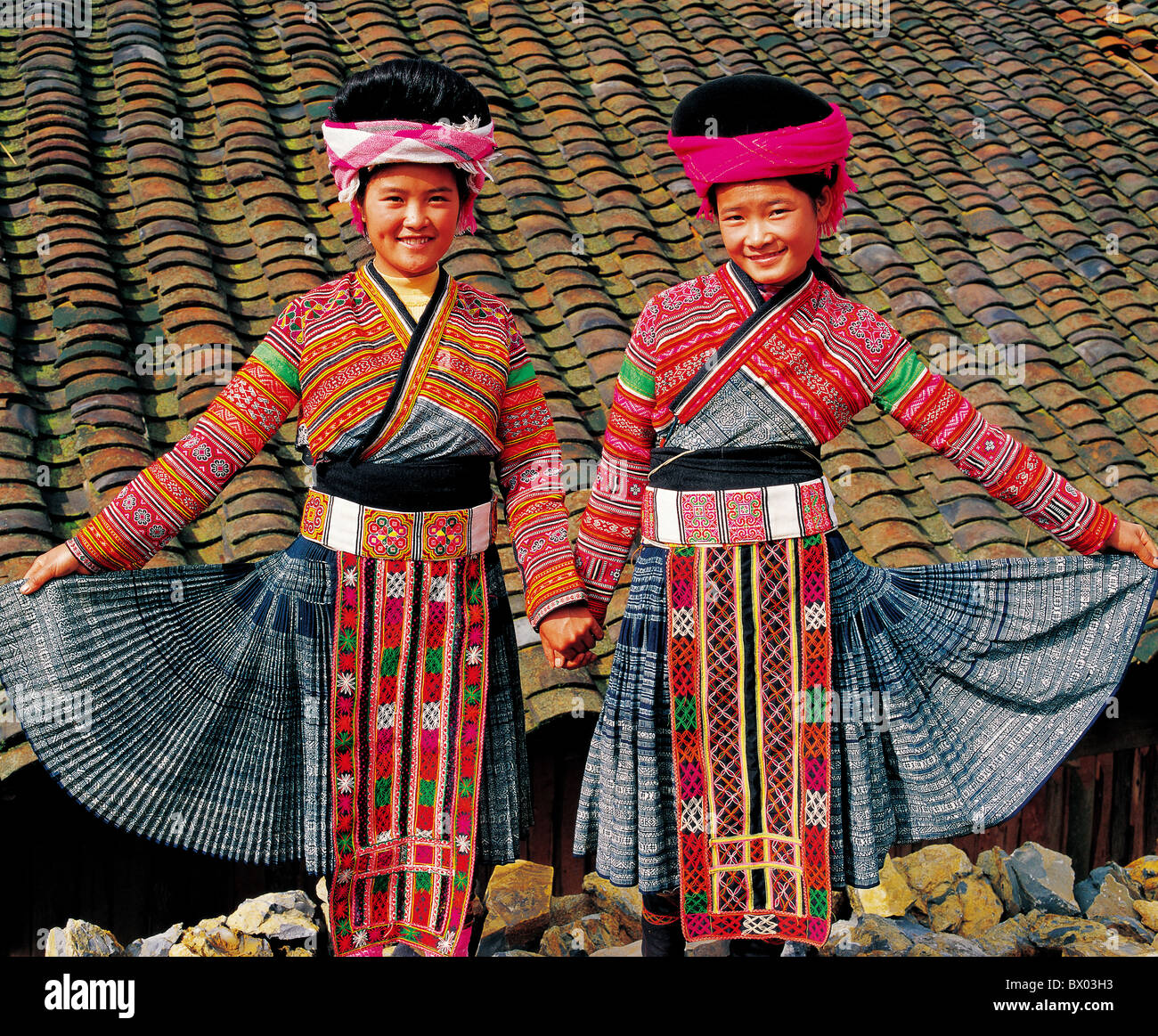 Flower Miao women in traditional costume, Naweicun, Zhuchang, Longlin, Baise,  Guangxi Province, China Stock Photo - Alamy