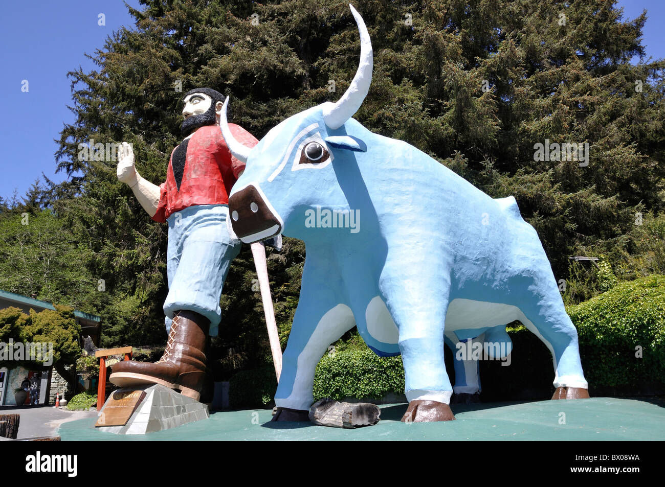 Babe the Blue Ox statue by Paul Bunyan at Trees Of Mystery, Klamath