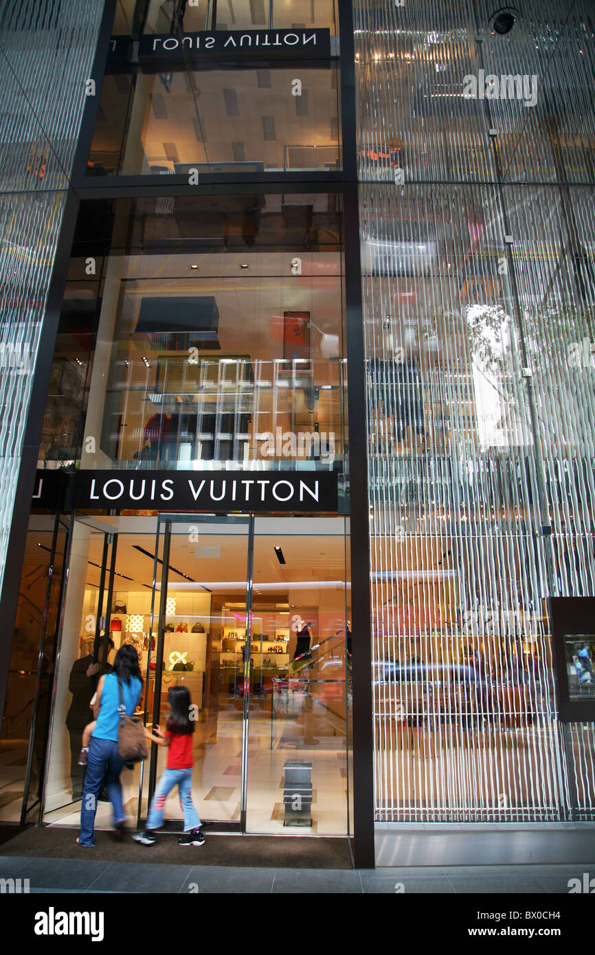 Louis Vuitton, The Landmark, Central District, Hong Kong, China Stock Photo  - Alamy